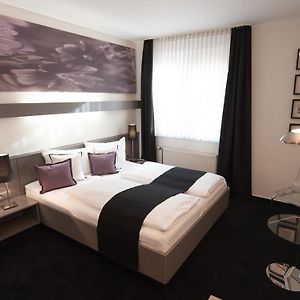 Standard Zimmer mit Kingsize-Bett