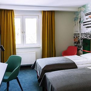 Standard Zimmer mit zwei Einzelbetten